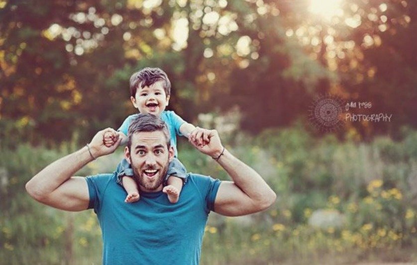 Отцы идеи. Фотосессия папа и сын идеи. Фотосессия отец сыновьями идеи. Фотосессия с папой идеи. Фотосессия интересная с сыновьями.