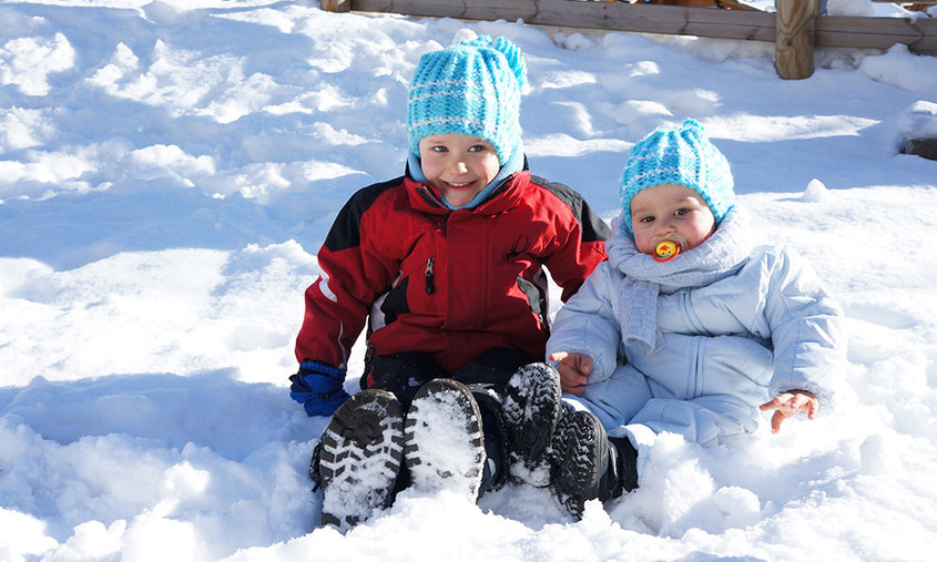 Как одевать ребенка осенью и зимой. Как правильно одевать ребенка зимой